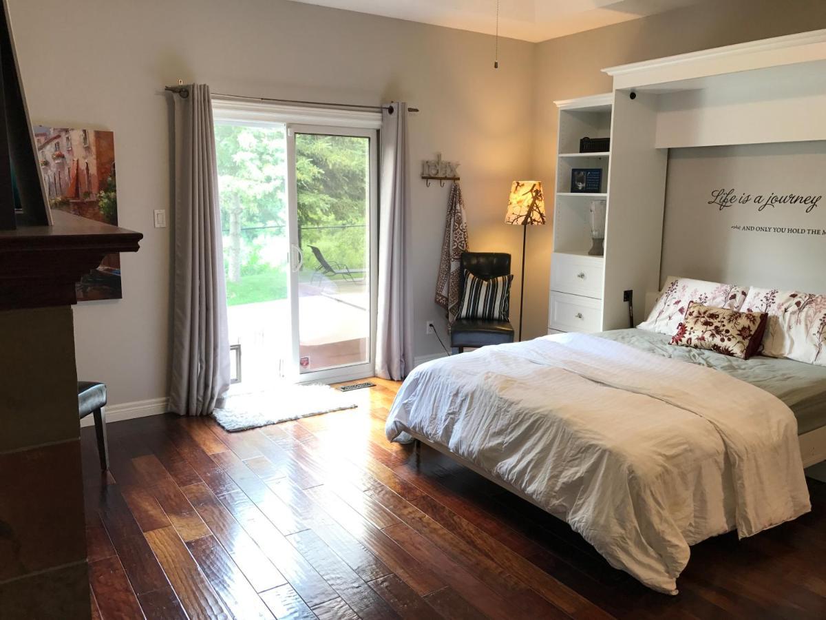 Appartamento Cozy Luxury On The Thames In Ontario! Londra Esterno foto