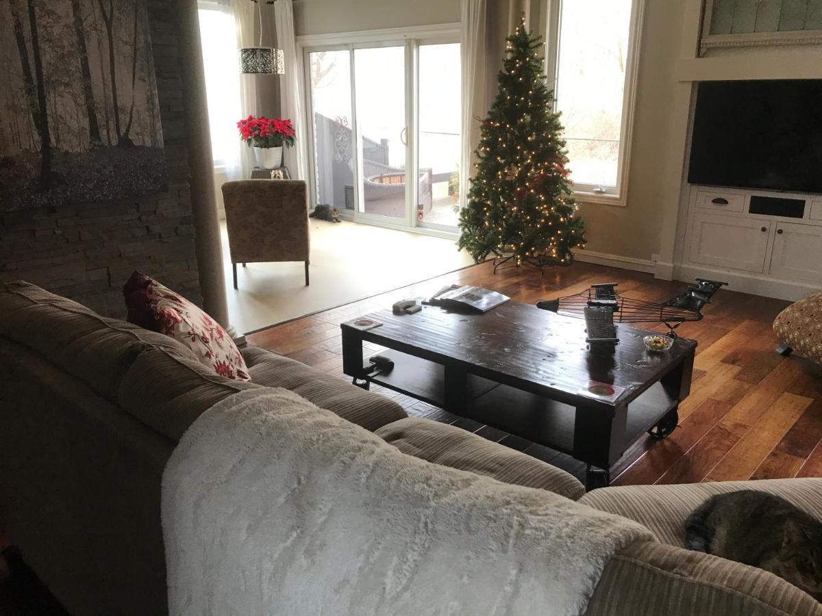 Appartamento Cozy Luxury On The Thames In Ontario! Londra Esterno foto