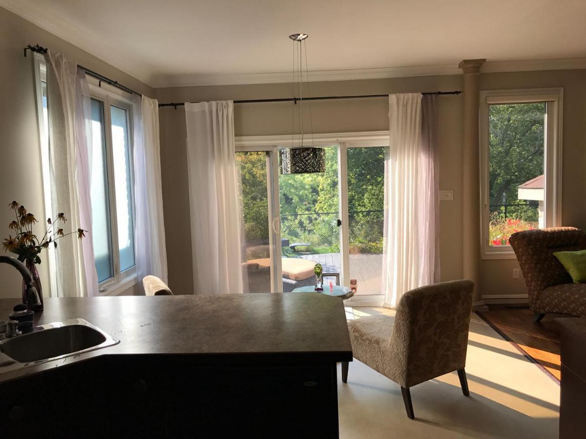Appartamento Cozy Luxury On The Thames In Ontario! Londra Esterno foto