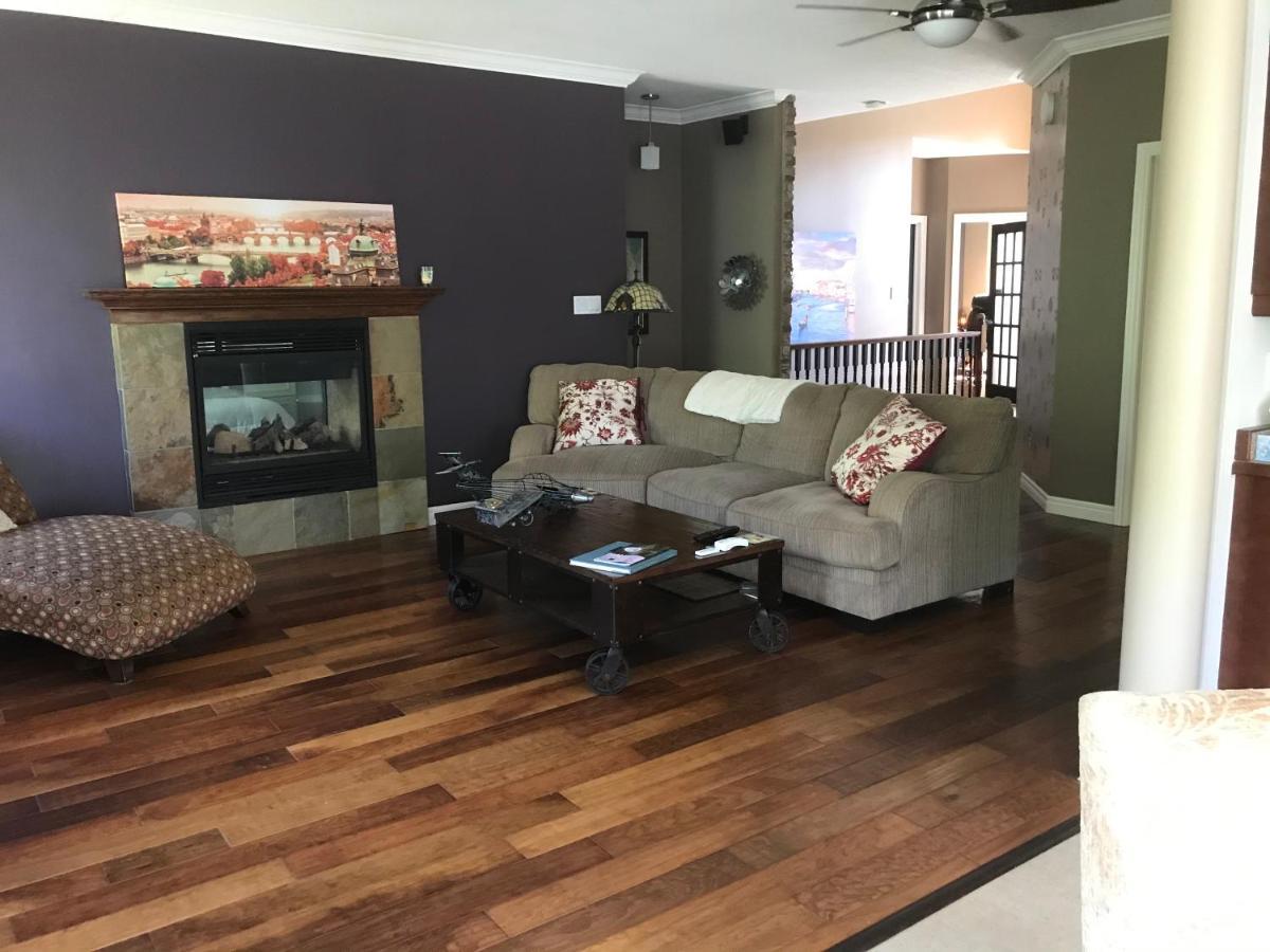 Appartamento Cozy Luxury On The Thames In Ontario! Londra Esterno foto