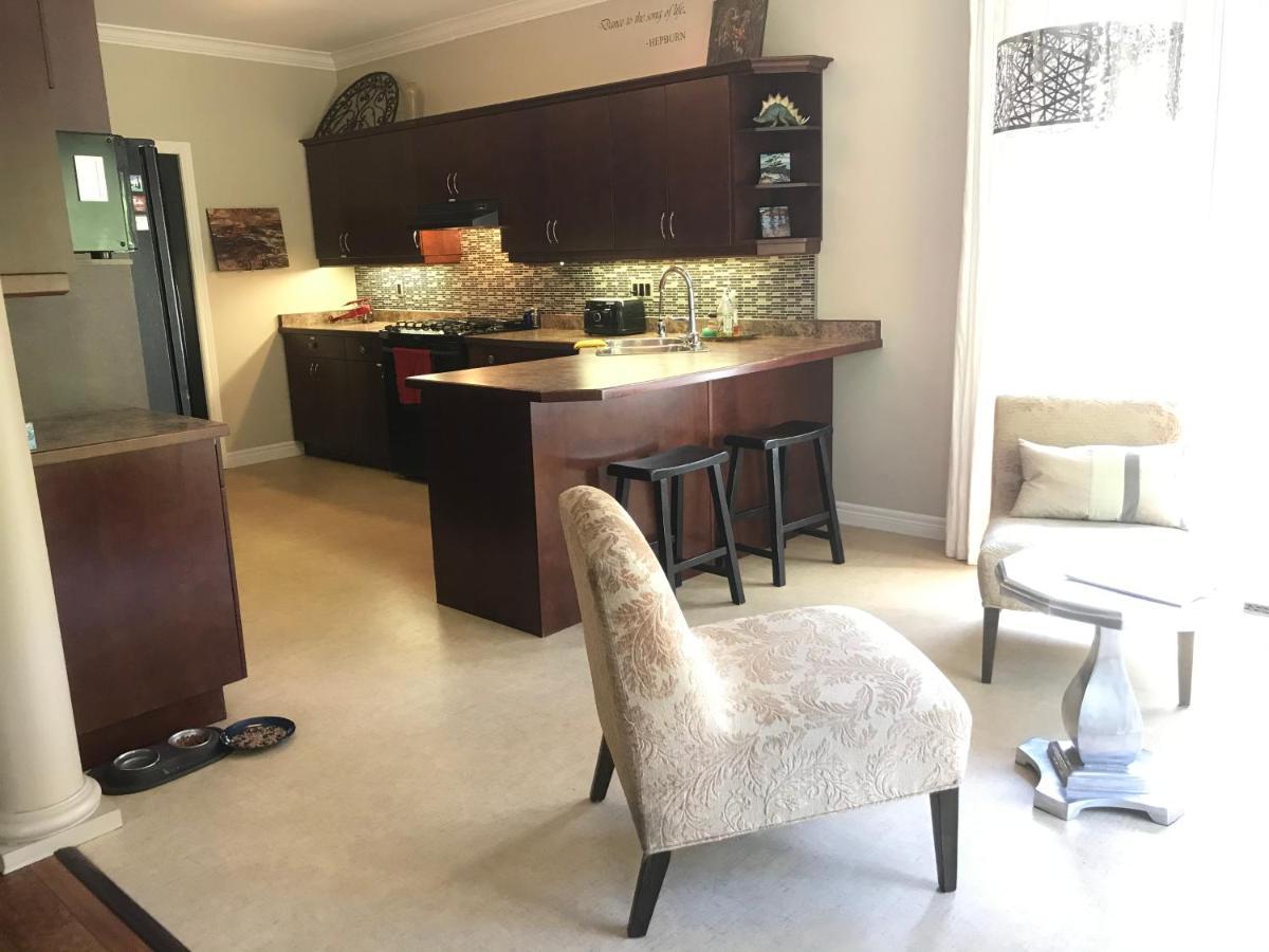 Appartamento Cozy Luxury On The Thames In Ontario! Londra Esterno foto